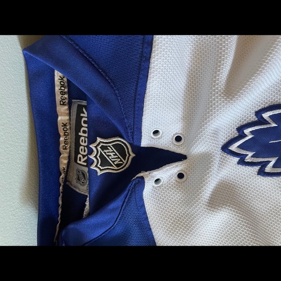 Boys Maple Leafs Jersey - Picture 2 of 2